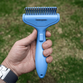 grSelf Cleaning Grooming Rake Brush for Shedding Gently Removes Loose Undercoat Mats Tangled Deshedding Grooming Tool for Dogs Cats Extra Wide (Blue)
